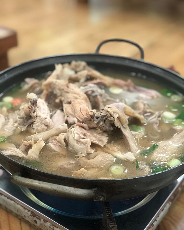 금동굴식당 매장 이미지