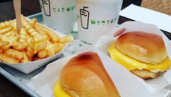 쉐이크쉑 매장 이미지