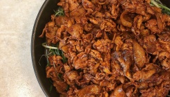 동하돼지불백 매장 이미지