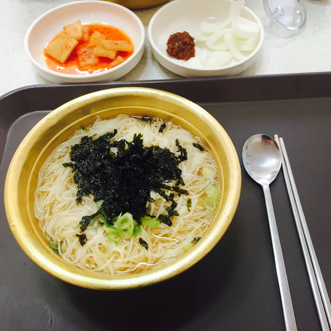 세미국수 매장 이미지