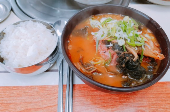 홍천뚝배기 매장 이미지