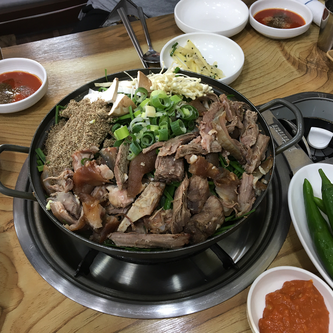 백암골흑염소마을 매장 이미지