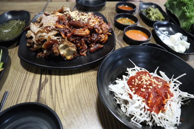 족과의동침 매장 이미지