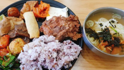 담아보기 한식뷔페 매장 이미지