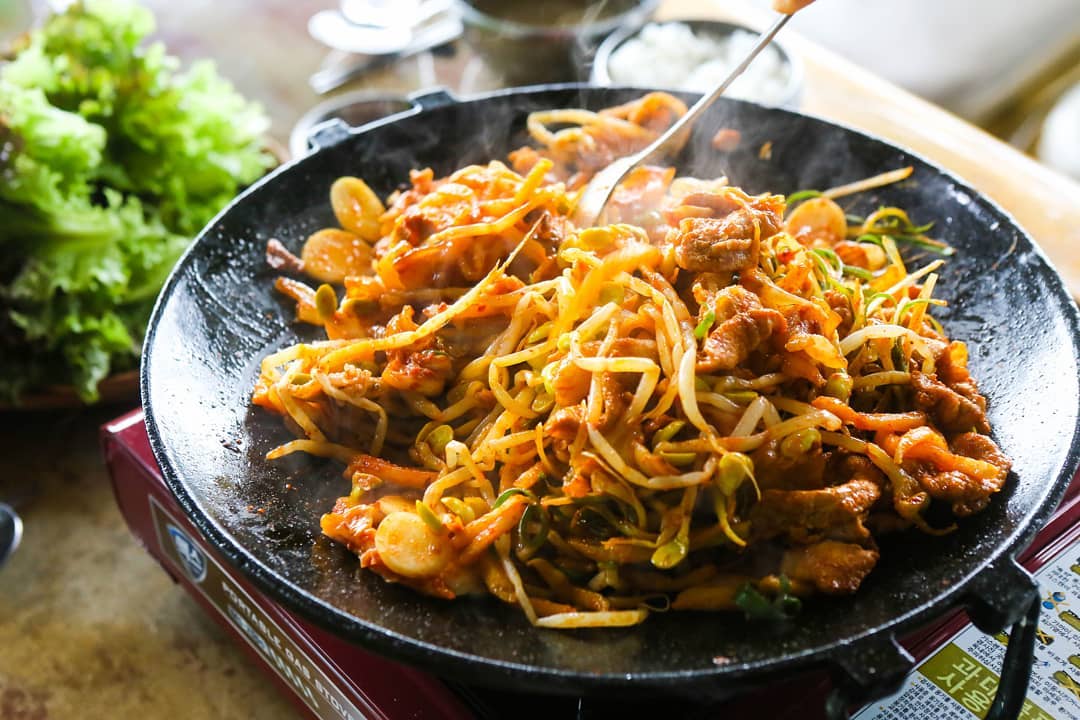 용이식당 매장 이미지