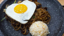 돌위에짜장 매장 이미지