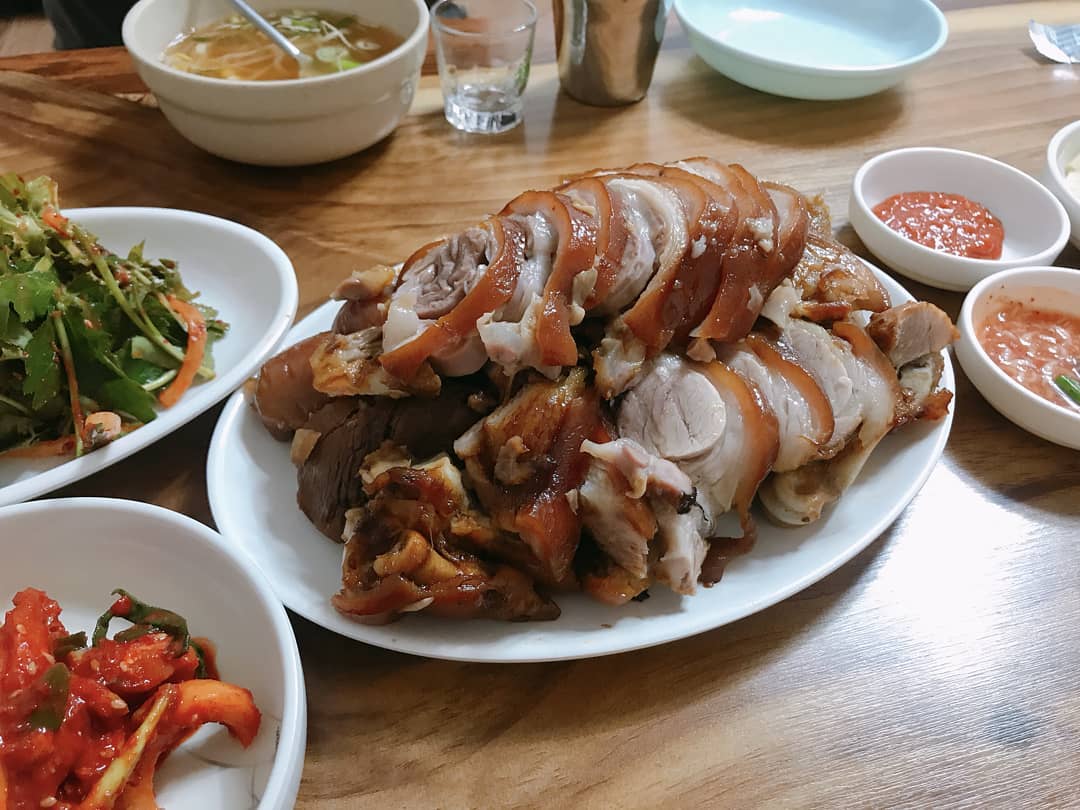 한성왕족발 매장 이미지