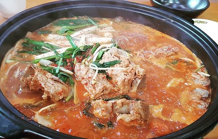 먹벙감자탕 매장 이미지