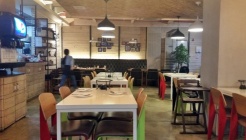 라라코스트식당 매장 이미지