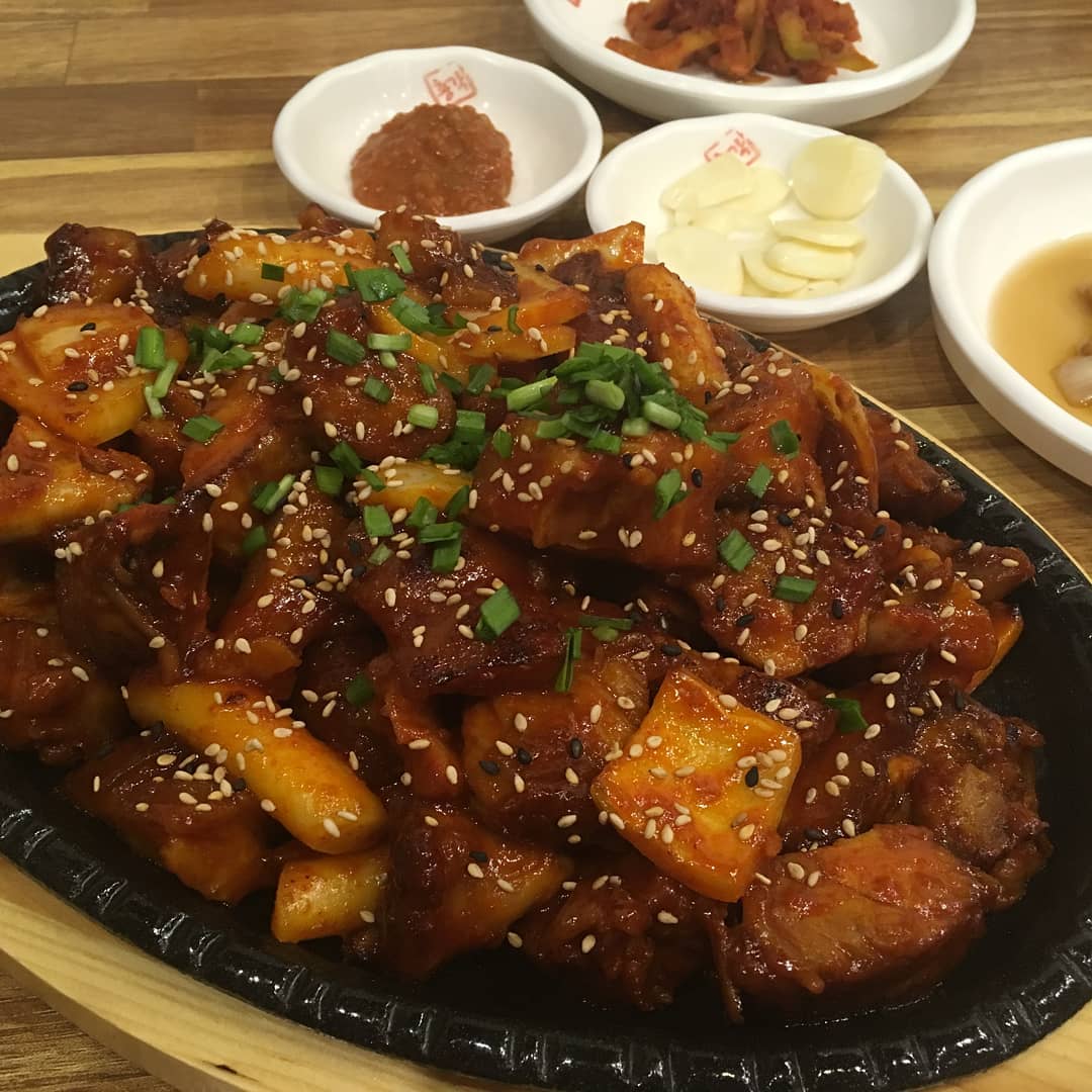 명덕총각족발 매장 이미지