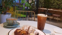 카페 레이어&베이커리 매장 이미지