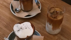 데우스커피 매장 이미지