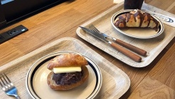 R Baker 매장 이미지