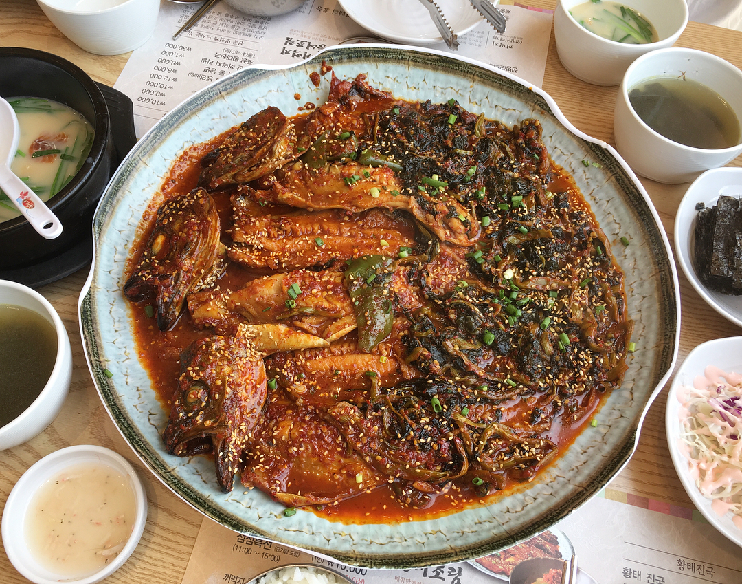 꺼먹지황태진국 매장 이미지