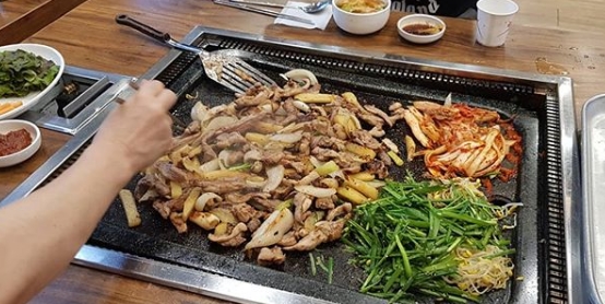 수양오리돌판구이 매장 이미지