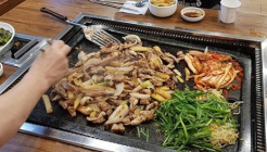 수양오리돌판구이 매장 이미지