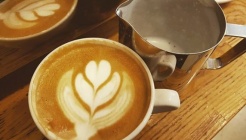 커피라디오 매장 이미지