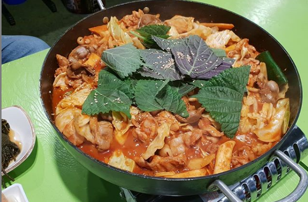 청춘꿀벅지닭갈비 매장 이미지