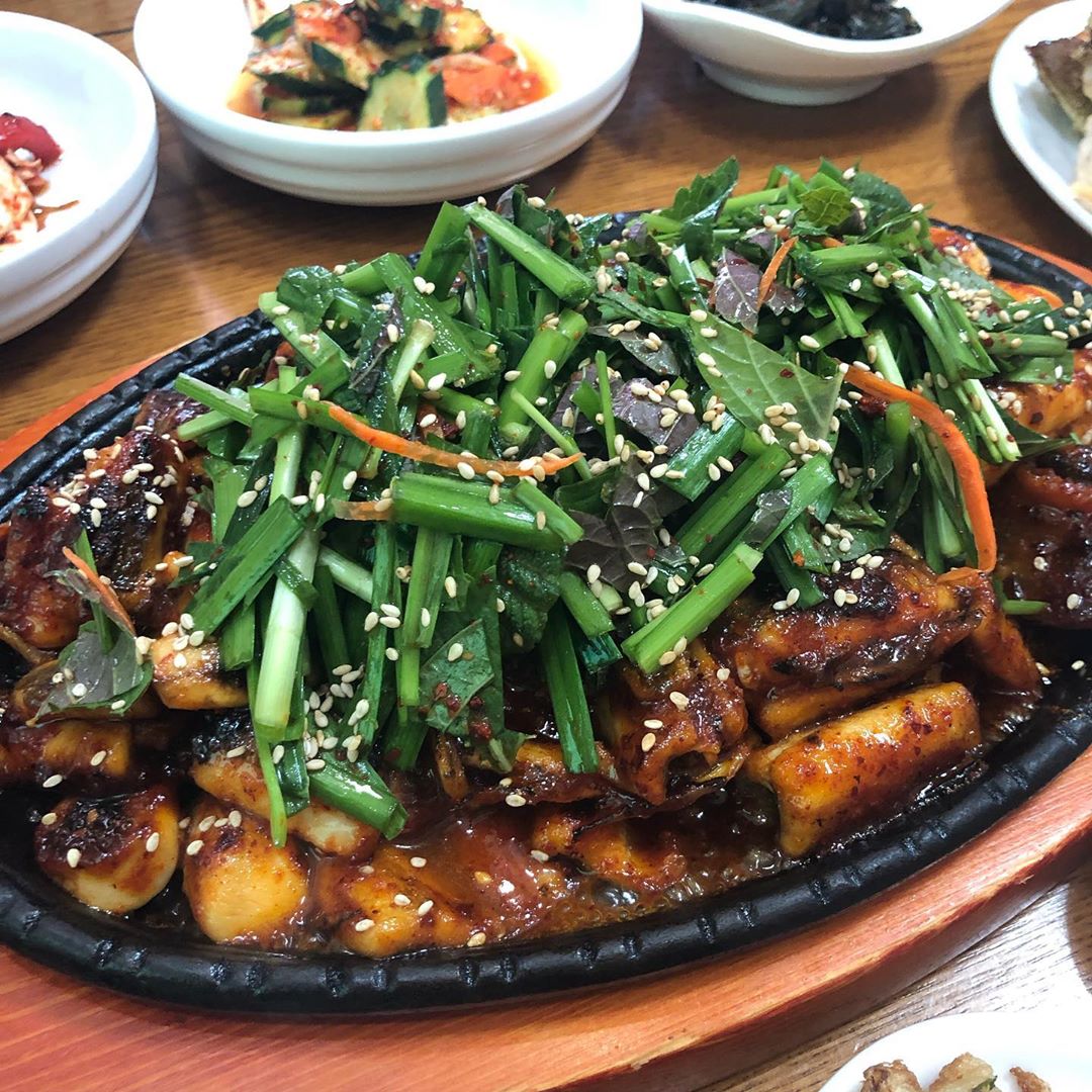 동해장식당 매장 이미지