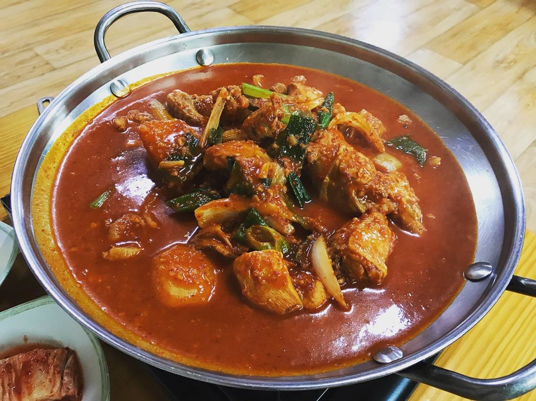 소나무집 매장 이미지