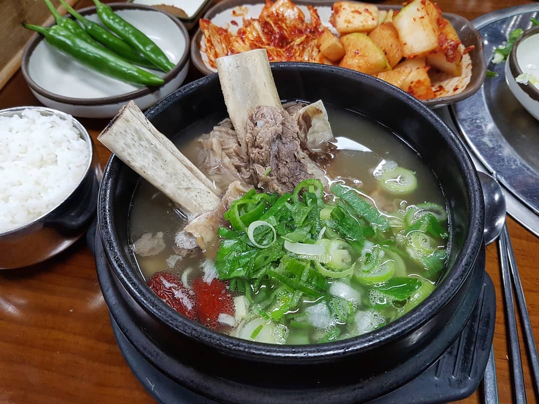 왕골남서문장작불곰탕 매장 이미지