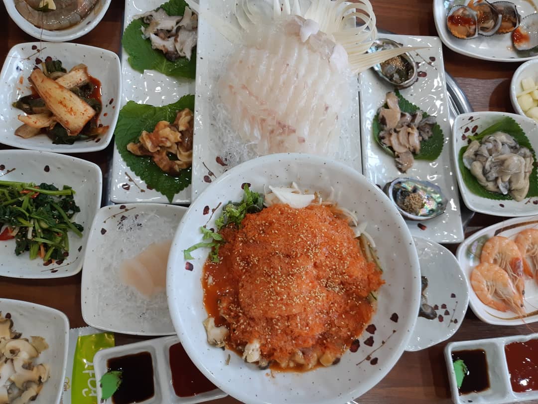 고래섬식당 매장 이미지