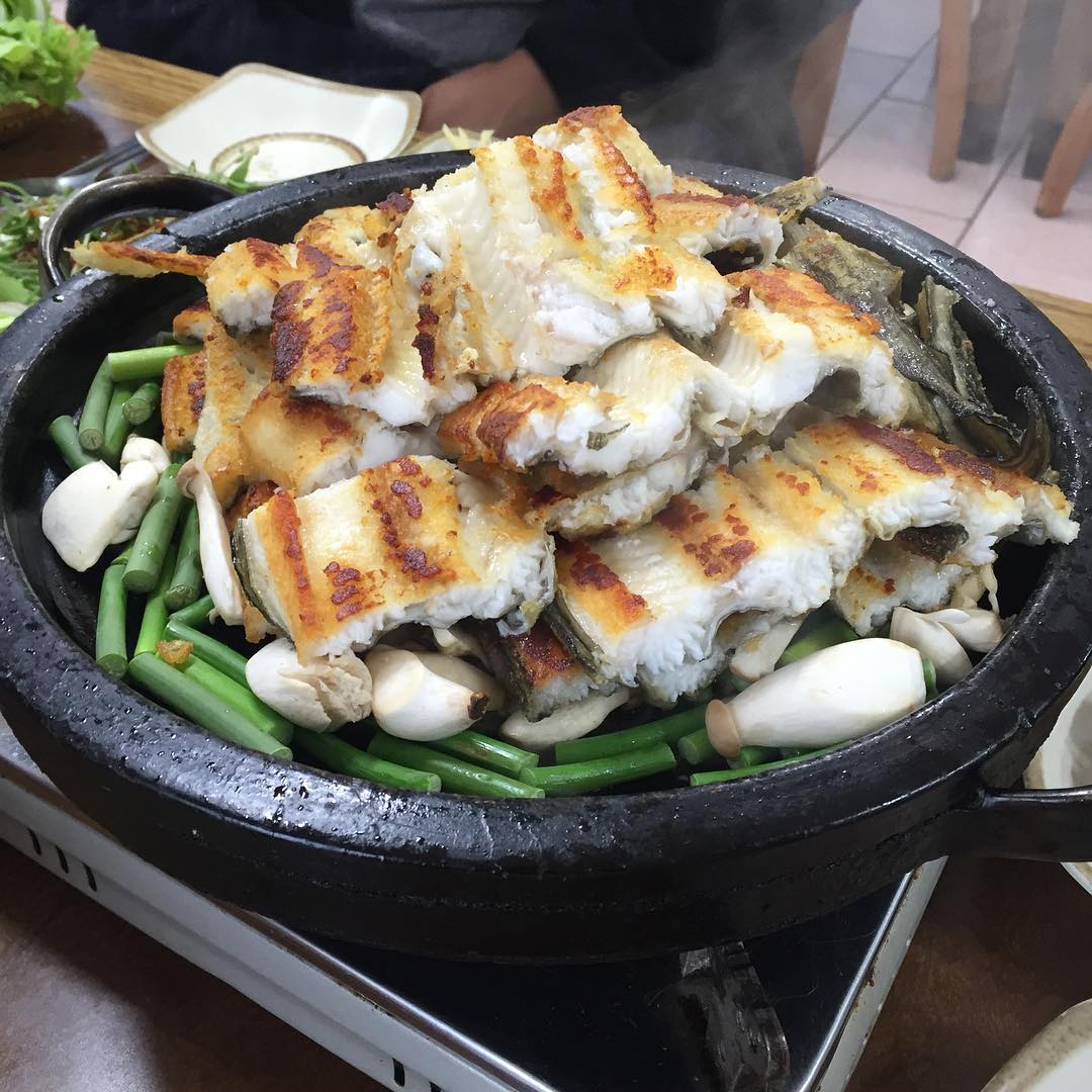 산이물식당 매장 이미지