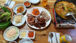 우현족발 매장 이미지