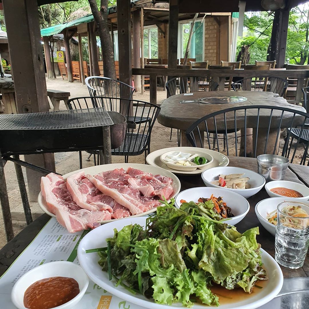 하늘아래작은마을 매장 이미지