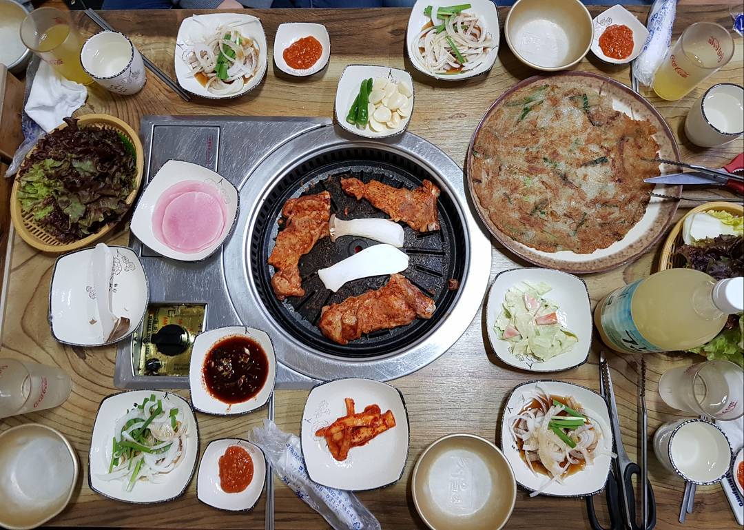 동명막국수숯불닭갈비 매장 이미지