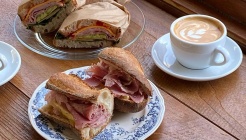 어반멜로우 매장 이미지