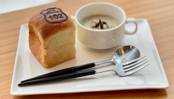 루트 102 매장 이미지