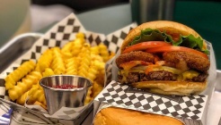 셀러브리티 버거 매장 이미지