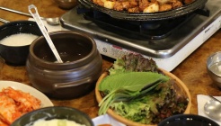 고향산천 원조 숯불닭갈비 매장 이미지