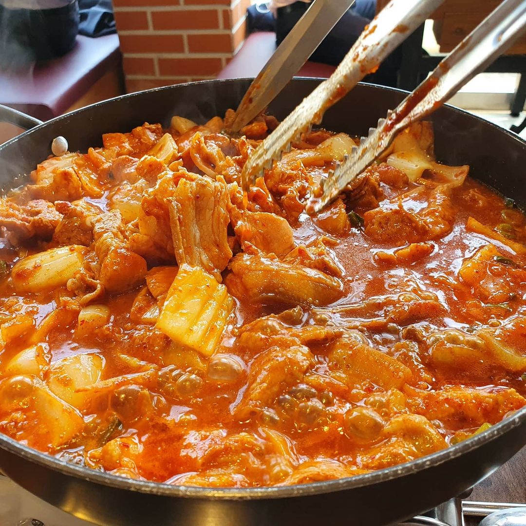 육시리 청라점 매장 이미지