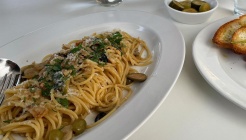 empty plate 매장 이미지