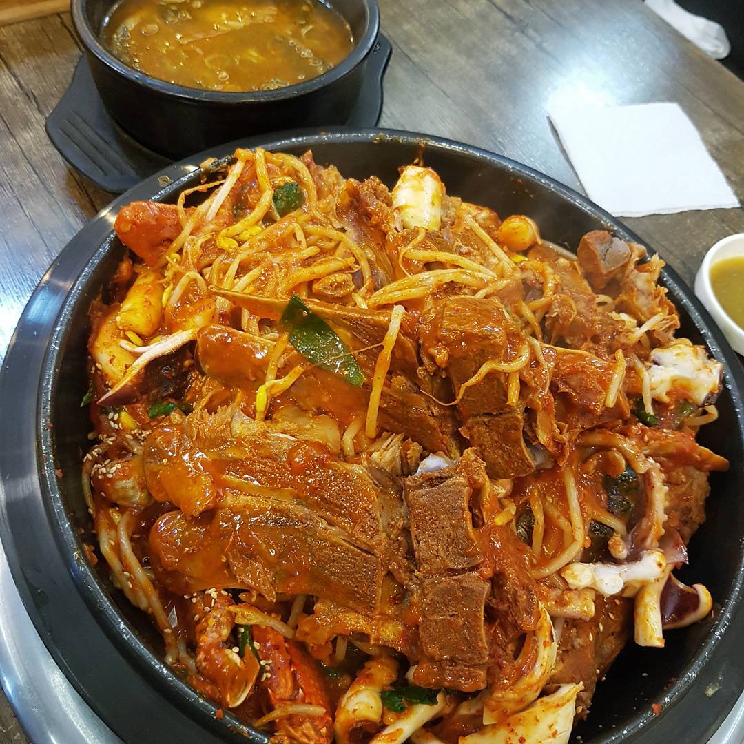 신촌감자탕해물뼈찜 매장 이미지