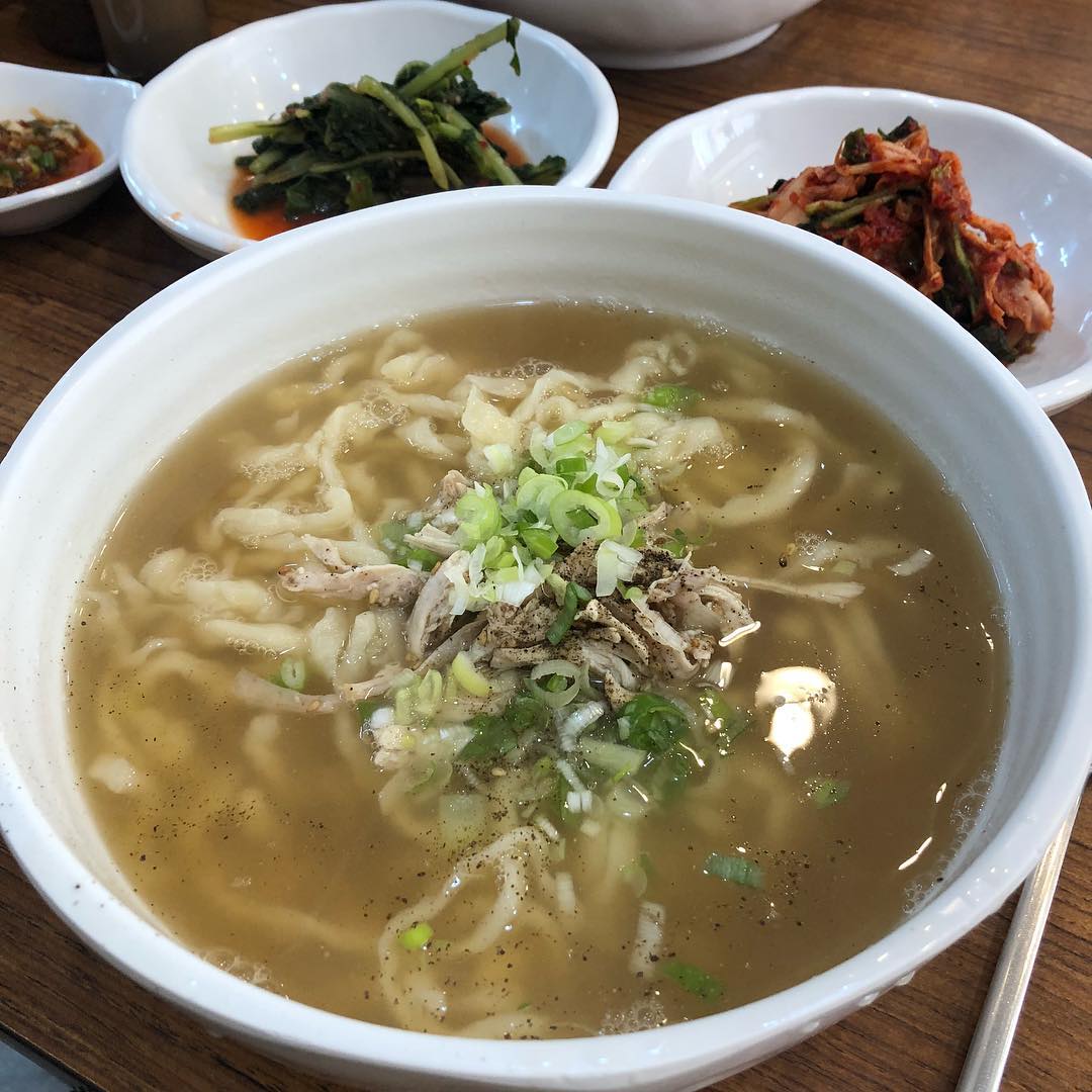 용문칼국수 매장 이미지