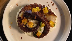 Revolver 매장 이미지