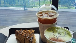 커피 빈잔 매장 이미지