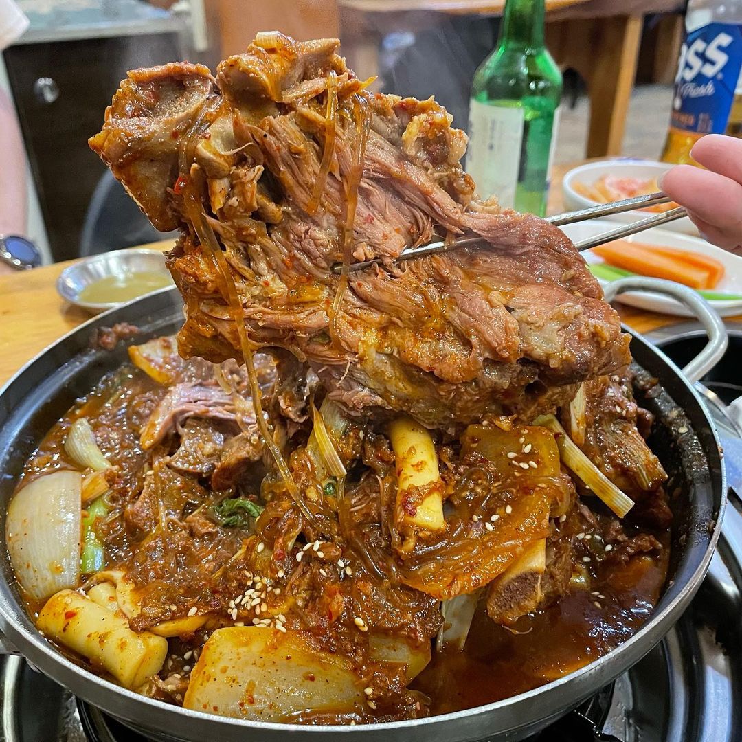 장수감자탕 매장 이미지