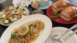 일루스터테이블 매장 이미지