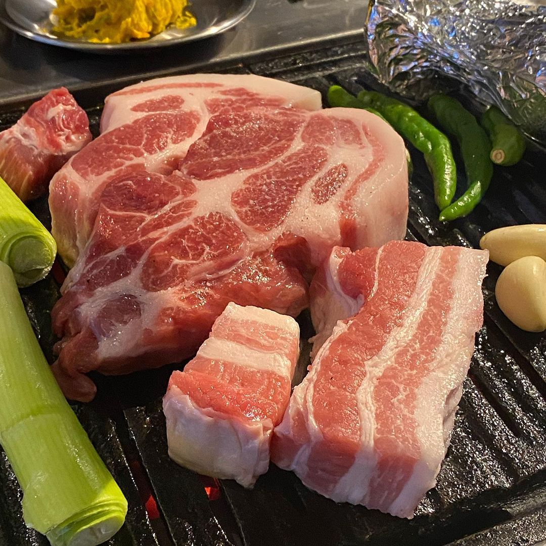 윤백정 매장 이미지