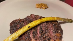 딥테이블 매장 이미지