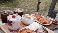 동굴옆에 매장 이미지