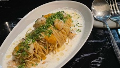 레브어 매장 이미지