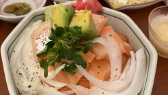 느린물고기 매장 이미지