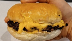 노머시버거 매장 이미지