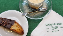 투데이즈이너프 매장 이미지