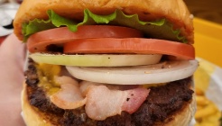 레이지버거클럽 매장 이미지